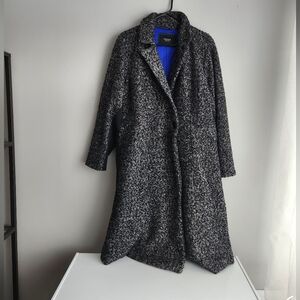 Torrid womans heavy black and white marble coat size 1